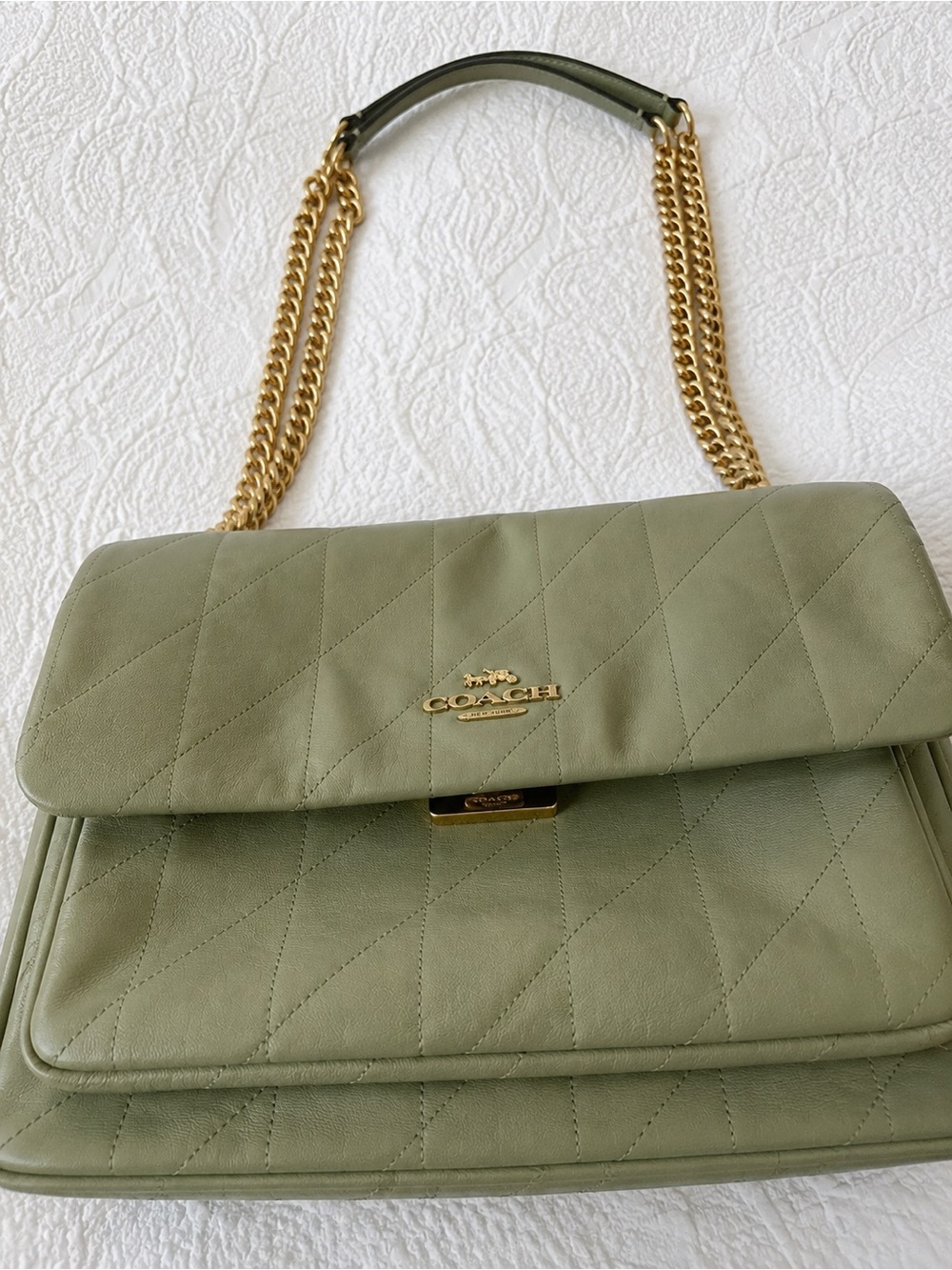 Coach Quilted Shoulder Bag in pistachio/olive - Picture 4 of 7